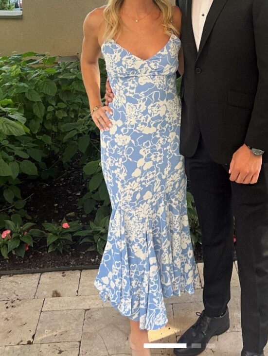 Abercrombie & Fitch Dresses & Skirts - Abercrombie & Fitch Size Medium Blue & White Floral Mermaid Slip Maxi Dress Nwt